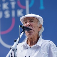 Bill Hurd, Leadsänger von The Rubettes